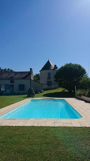 Tour De Bablou - Insolite Allouis Bagian luar foto